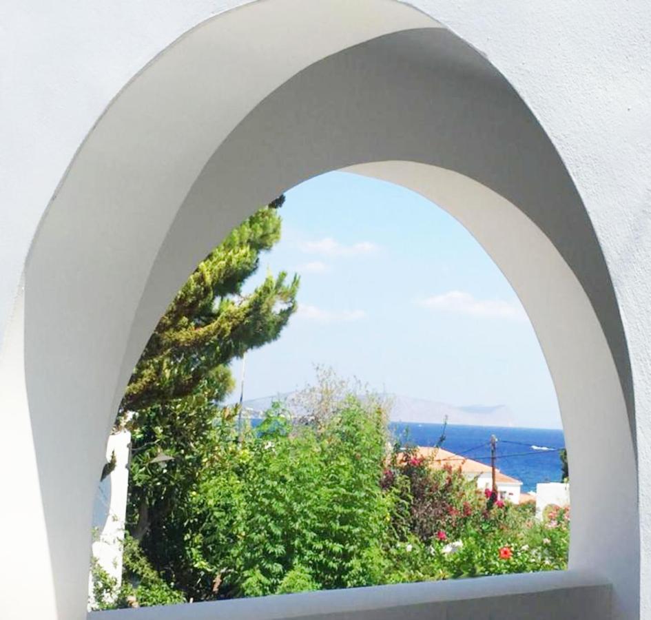 Oltremare Inn Spetses Town ภายนอก รูปภาพ
