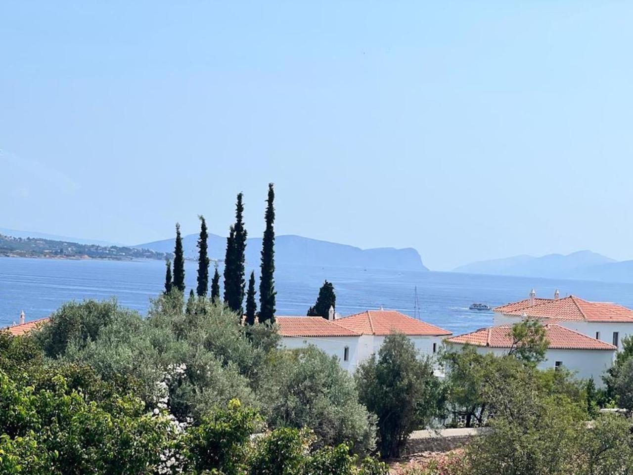 Oltremare Inn Spetses Town ภายนอก รูปภาพ