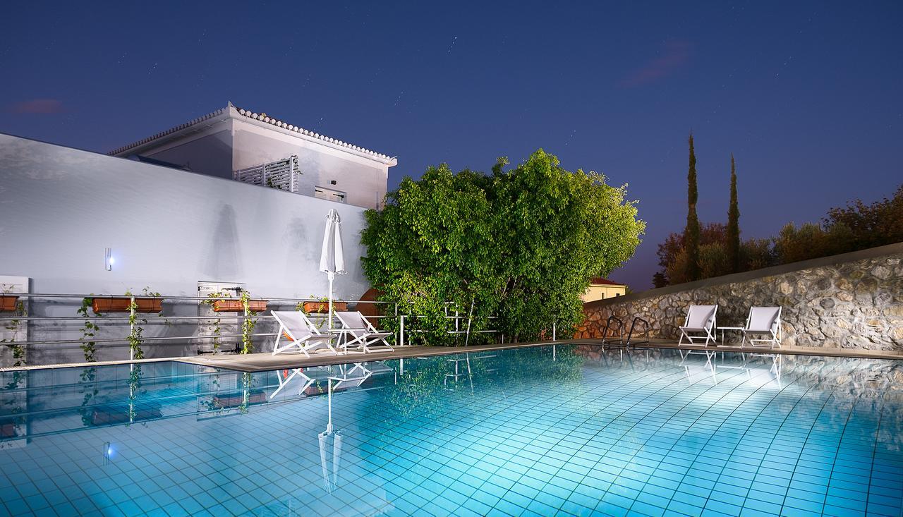 Oltremare Inn Spetses Town ภายนอก รูปภาพ